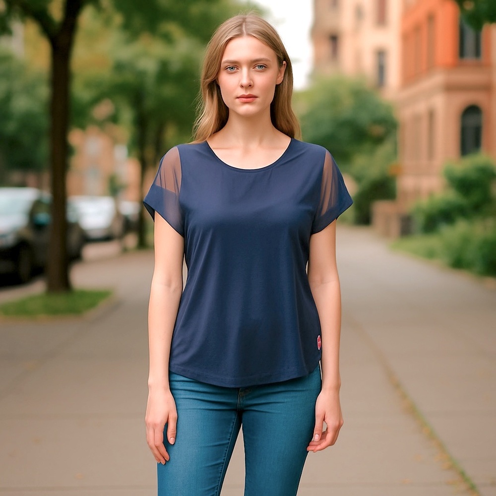 VINCE CAMUTO Blouse. Size X-Small